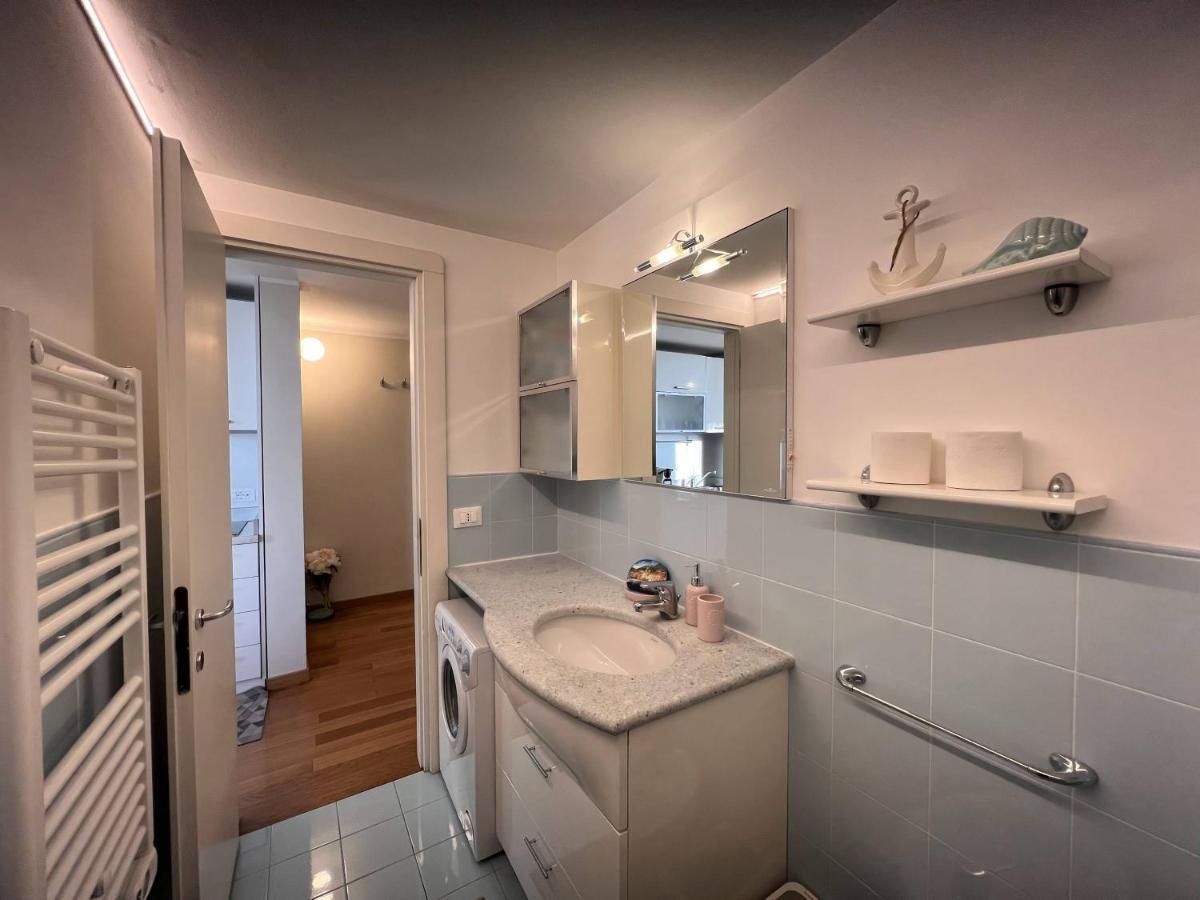Welcome Riviera - Al Castello-Vista Mare -Romantico E Centrale A 20 Metri Dal Mare-Toll Parking At 15 Euro Per Day To Be Booked In Advance -Subject To Availability Rapallo Esterno foto
